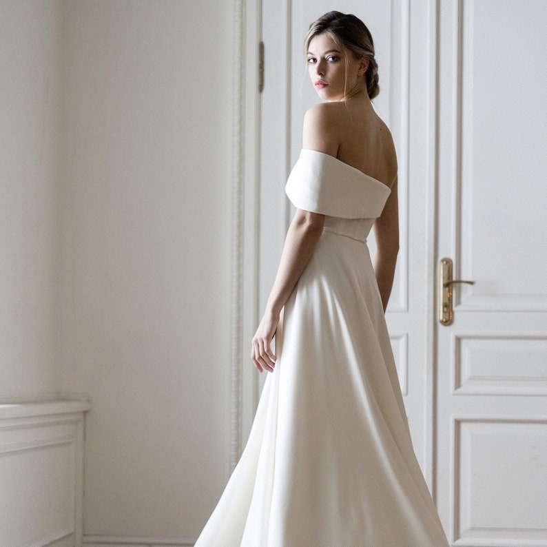 Off shoulder wedding dress • classic wedding dress • long wedding gown