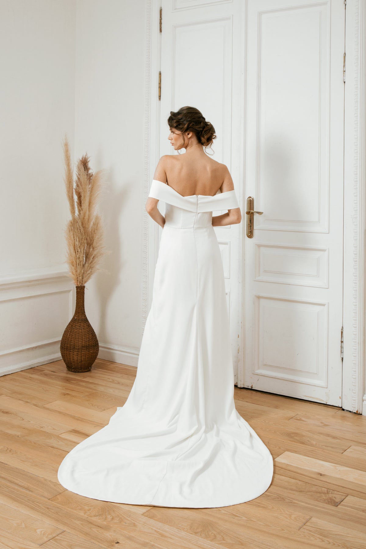 Off shoulder wedding dress • simple wedding dress • sexy wedding dress • classic wedding dress