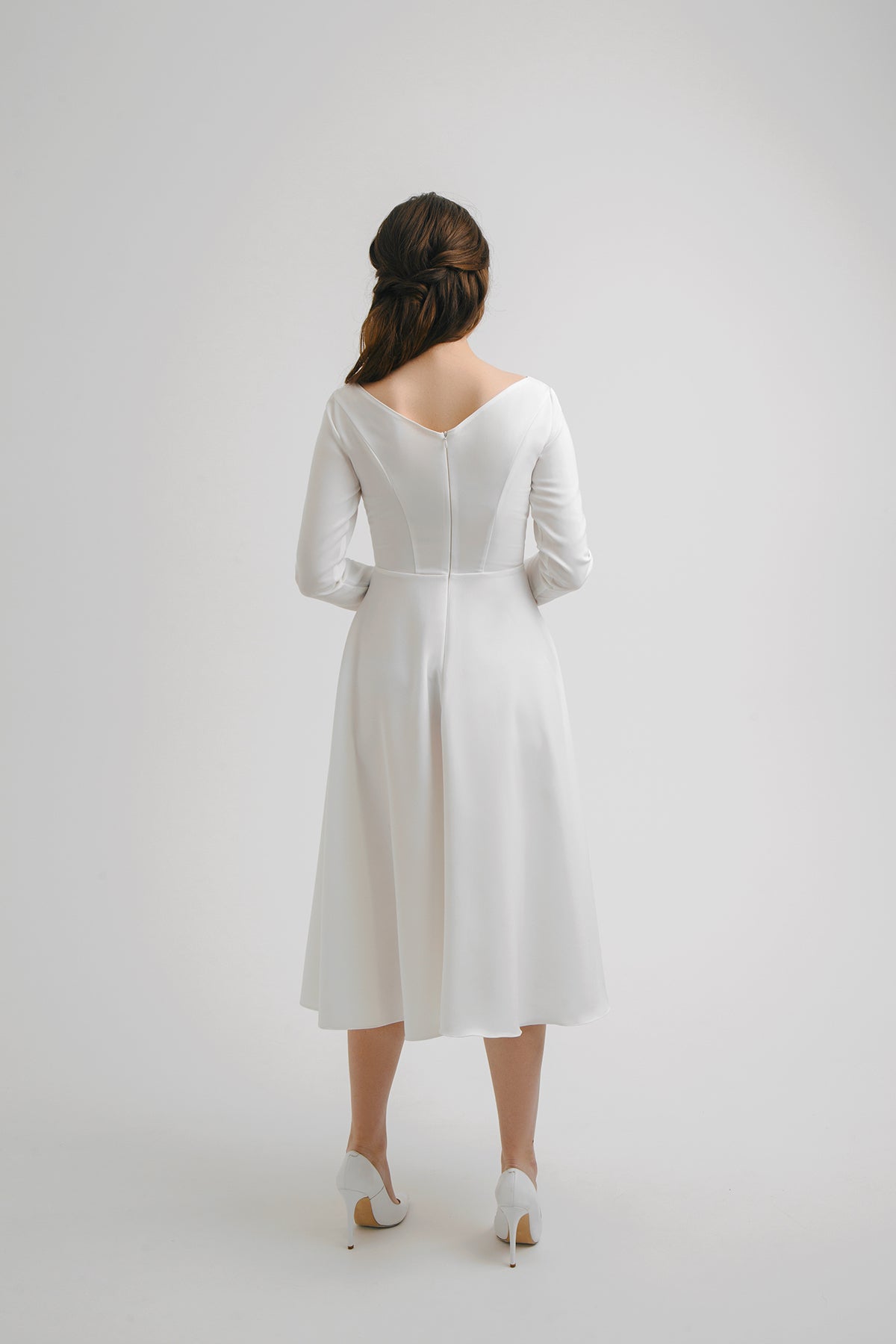 Tea lenght wedding dress • long sleeve wedding dress • short wedding dress • modest wedding dress • minimalist dress
