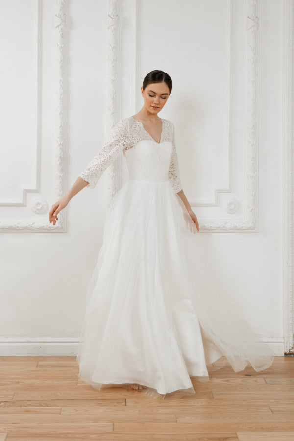 Lace wedding dress • simple wedding dress
